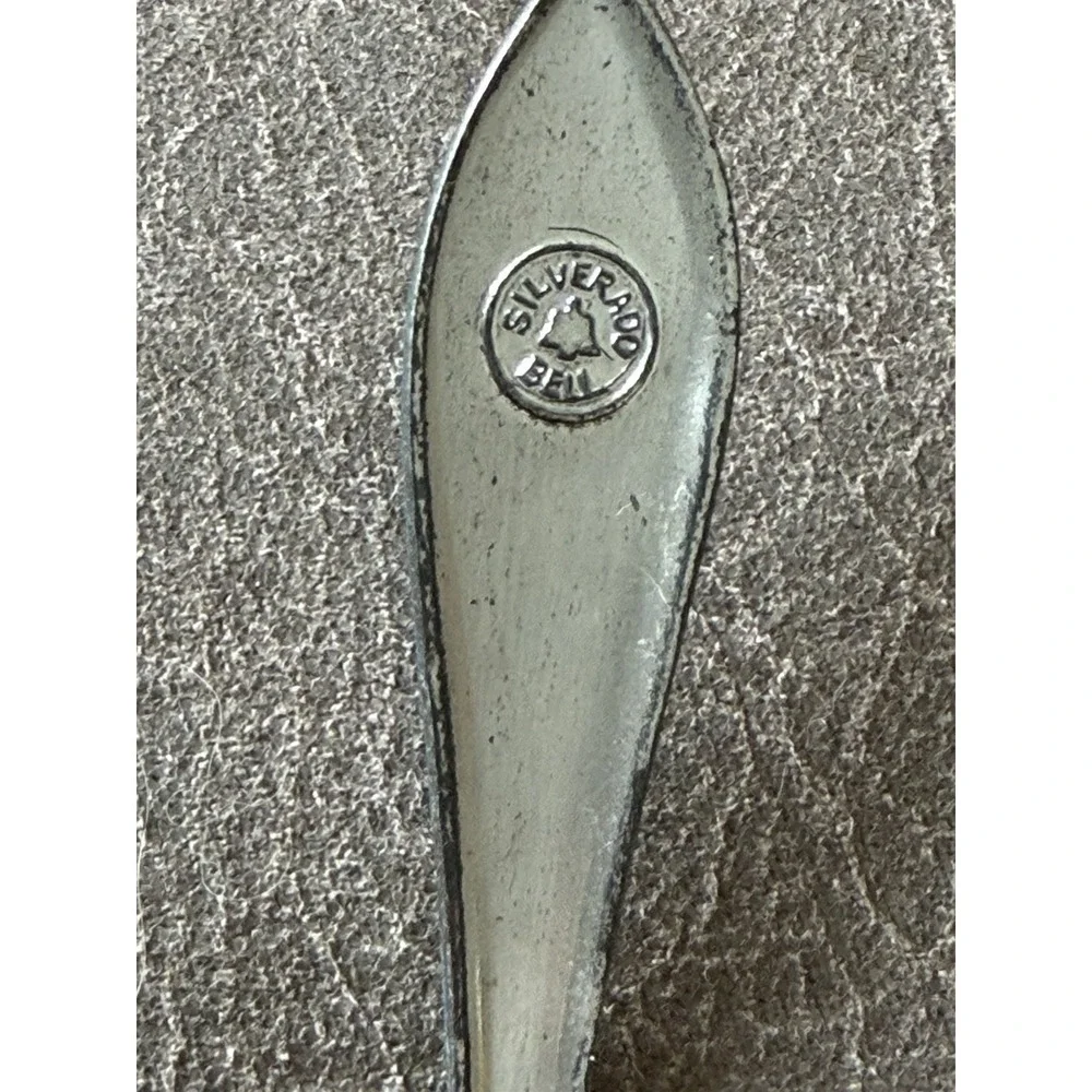 Gateway Arch St. Louis, MO Collectible Spoon Silver Tone Souvenir Silverado Bell